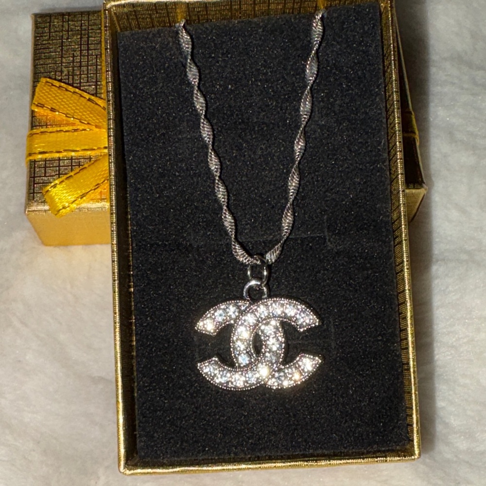 EUC Crystal Interlocking CC Pendant Necklace - Silver Tone
